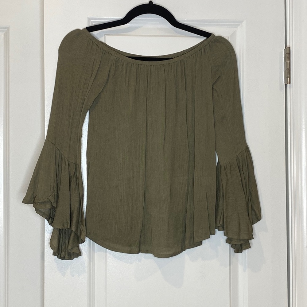 Off the Shoulder Bell Sleeve Top